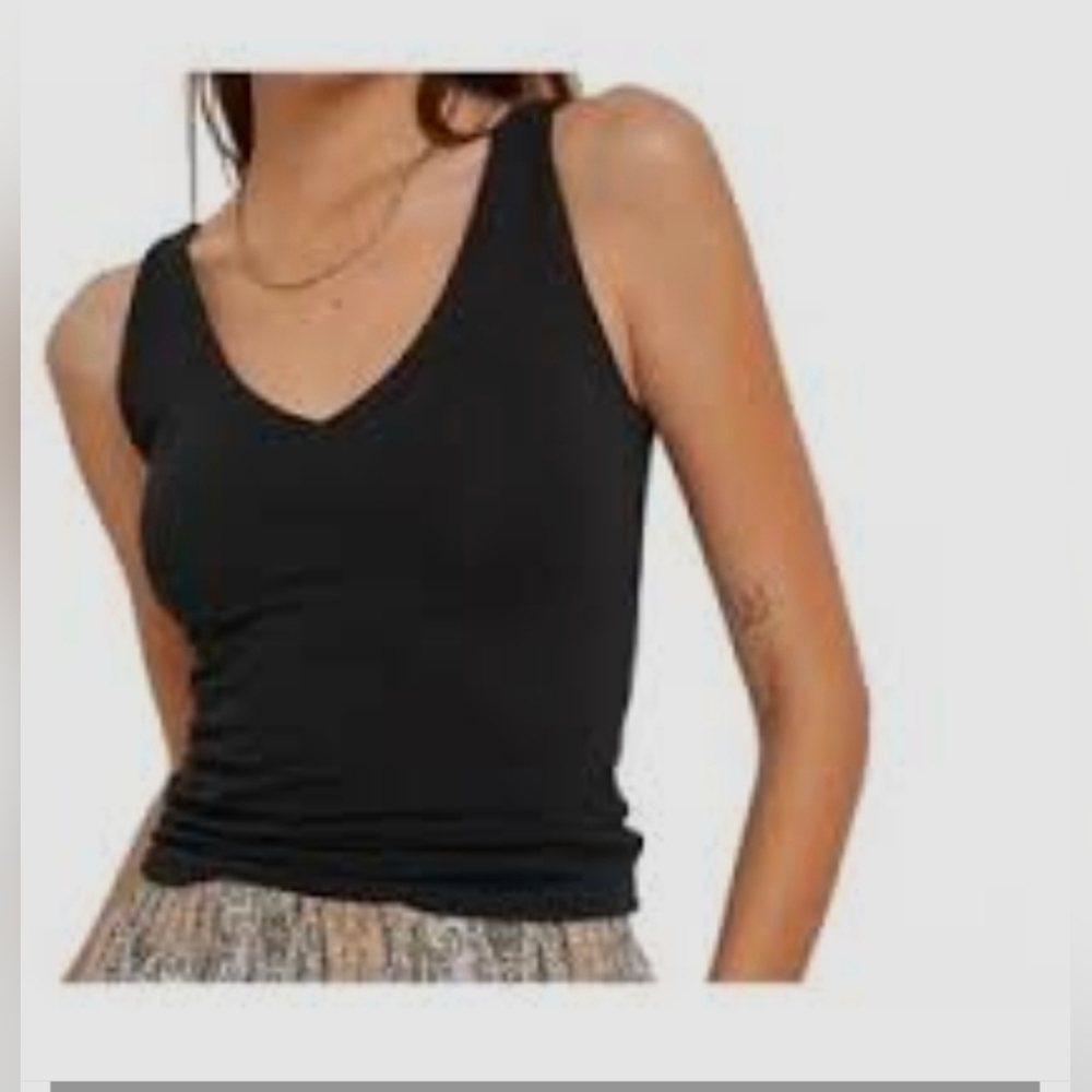 BE COOL Black V-Neck Tank Top